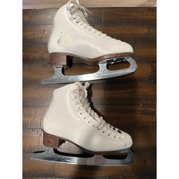 Ice Skates White Christmas Decor reidell Vintage Cozy Holiday party porch Wreath - Picture 6 of 11